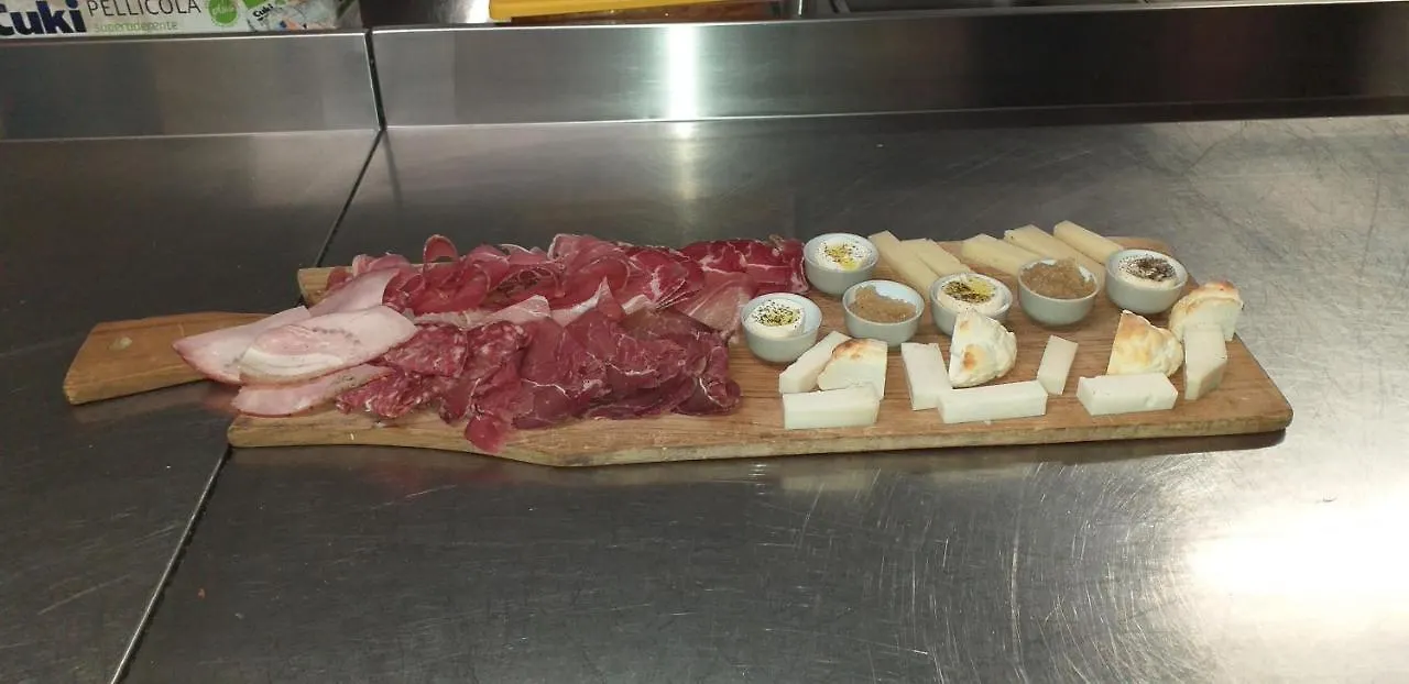 Capanna C.A.O. Hotel Brunate 0*,  Italy