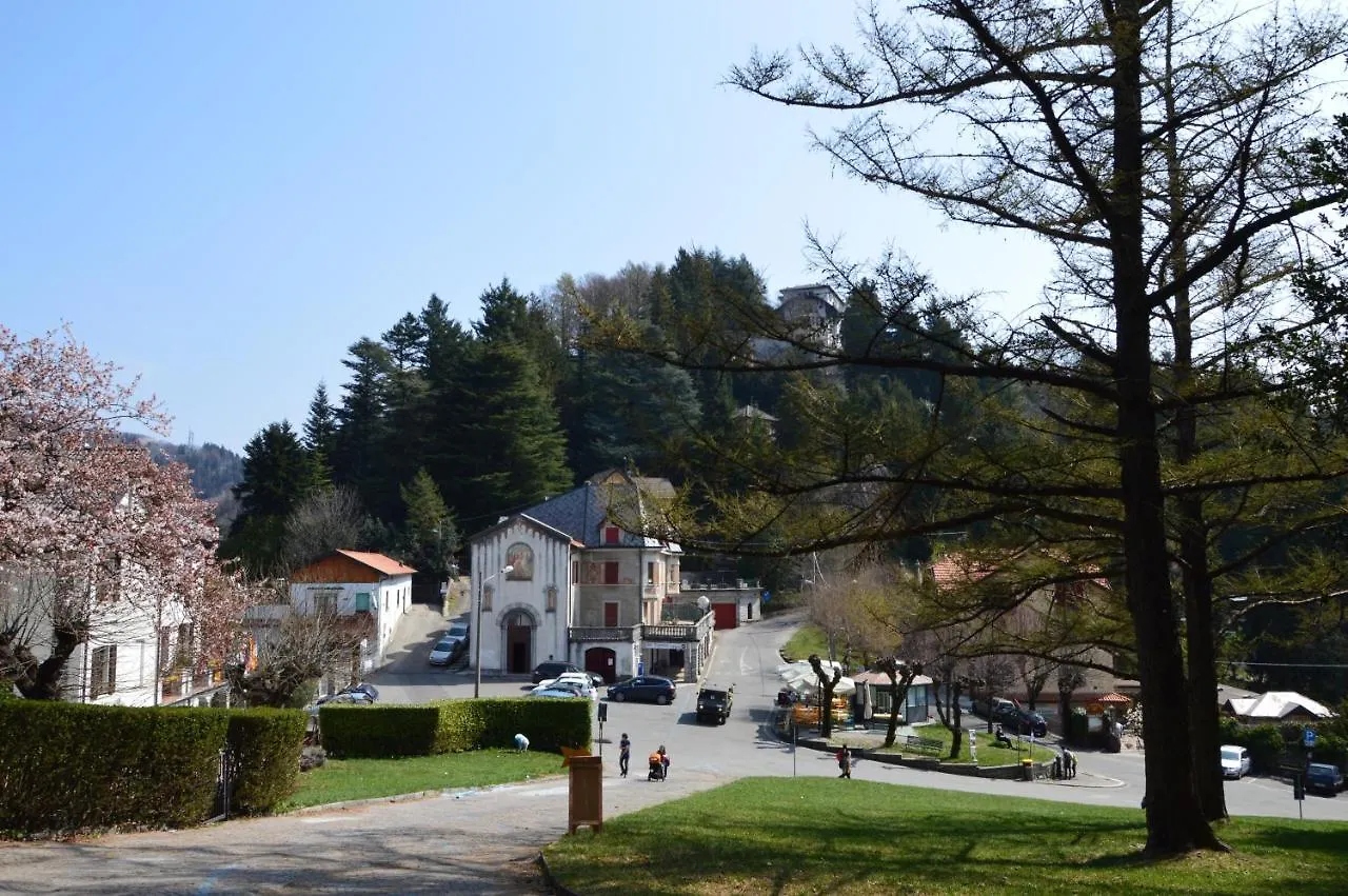 Capanna C.A.O. Hotel Brunate 0*,  Italy