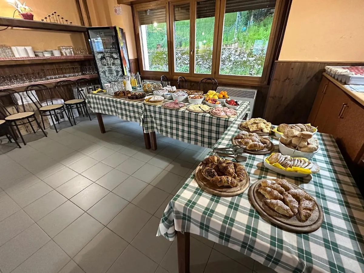 Hotel Capanna C.A.O. à Brunate Italie