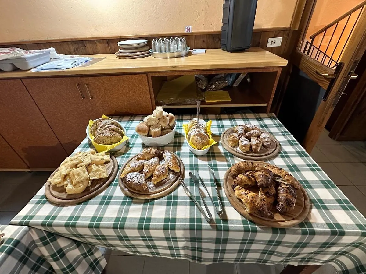 Hotel Capanna C.A.O. à Brunate Italie